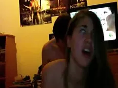 Deep throat và mở miệng với một tóc vàng xnxx vay len